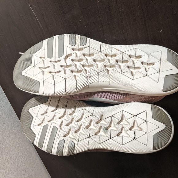 7.5 | Nike | Rose Gold Flex Running Shoes - Picture 4 of 4